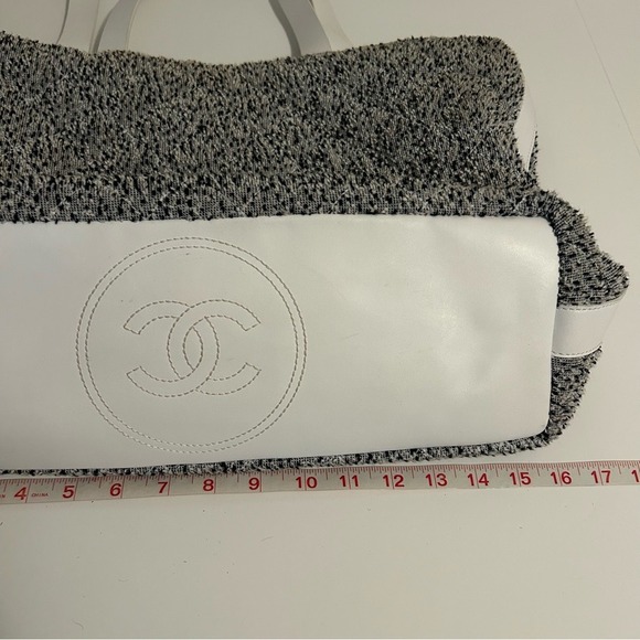 Chanel Cruise Collection Terrycloth Leather Pile Beach Tote Bag and Towel - Picture 5 of 16